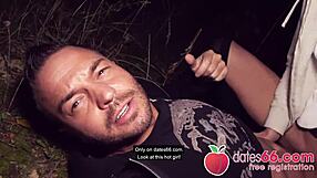 रेडहेड केसी शाई बर्लिन में बिलबोर्ड के पीछे ज़ोरदार चुदाई का मज़ा लेती है