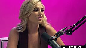 Blake Blossom shows how women orgasm in solo female masturbation