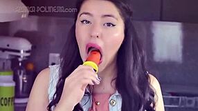 youtubers with big asses show off their curves in a casual video