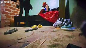 vêtements sexy on a skinny black beauty with cute skirt and stunning legs