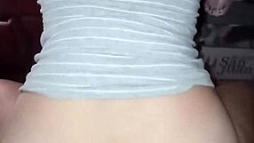 Te gustaría que se sentaran en ti en un grupo de swingers.