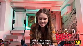 हॉट टीन ने जादुई छाती और स्किल्ड ब्लोजॉब से कर्ज चुकाया