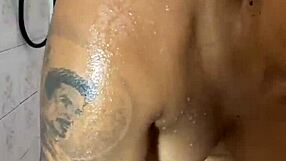 छुपा कैमरा: मोरेना को पेशाब करते और हॉट मस्तुरबेशन करते पकड़ा