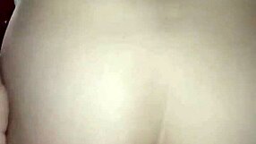 Te gustaría que se sentaran en ti en un grupo de swingers.