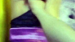 बोनिता एस्टूडिएंटे ब्यूटीफुल लॉन्ग हेयर और ड्रेस क्लिप में शो करती है