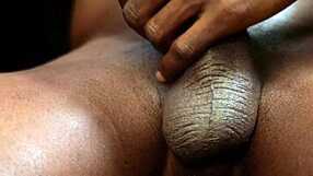 i'm naija ebony masturbatin my pussy over big black cock