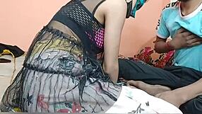 देसी विलेज स्टूडेंट ने फीमेल ट्यूशन टीचर को वाइल्ड रैंच फक में जोर से ड्रिल किया