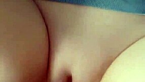 जिज्ञासु सौतेली बहन मस्तुरबेट करते पकड़ी गई, POV में क्रीमपाई