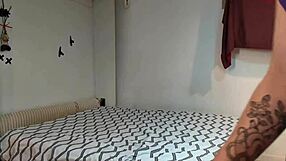 मेरी दोस्त टूथ ब्रश करते वक्त स्लटी बन गई, मैं शॉक में हूँ