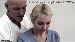 वह मेरी योनि के पास क्या कर रहा है ब्लोजॉब और हार्डकोर एक्शन के साथ