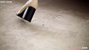 Putri cinta in unwind with asian model vibes 😊