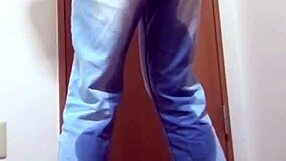 लड़की ने बाथरूम के इंतजार में जींस गीली कर दी, भाई ने कब्जा जो कर रखा है