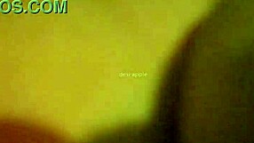 Delhi girlfriend sextape with friend, so hot!