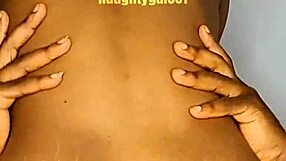 चूत की वेटनेस ड्रिप होती है जब वह उसे अच्छी तरह खाता है