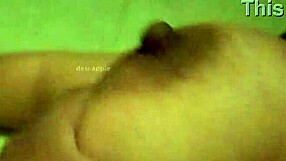 Delhi girlfriend sextape with friend, so hot!