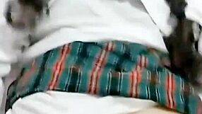 जवान स्कूलगर्ल 18+ बड़ी गांड वाली यूनिफॉर्म में मस्ती करती है तीव्र ऑर्गेज्म के लिए