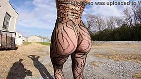 Curvy babe in thong walks docks 😏