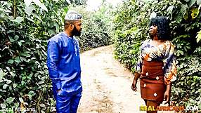 अफ्रीकन स्टड ने घरेलू क्लिप में टाइट ब्लैक बुश की खोज की