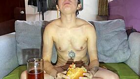 day 5 of 100 eatin my boyfriends cum, food n cum for dessert lol