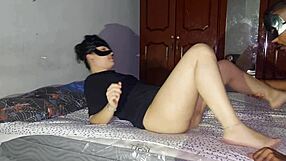 ब्लोंड गीली चूत चाटती ब्राजीलियन फेटिश में