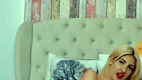 Louiseivyx Shows Off Big Tits and Ass in Topless Camshow