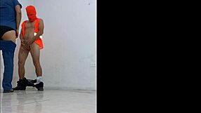 लॉन्जरी में नर्स ने सफाई वाले को लुभाकर खड़े-खड़े जंगली सेक्स किया