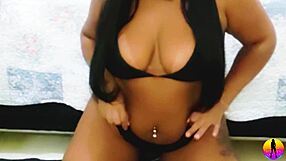 Latina Siririca Dances Sensually and Cums Hard!