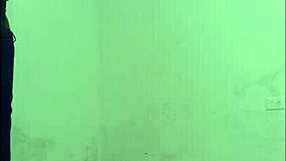 लॉन्जरी में नर्स ने सफाई वाले को लुभाकर खड़े-खड़े जंगली सेक्स किया