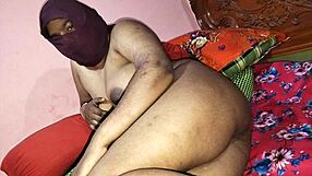 Stepsister shares big natural tits in amateur setting