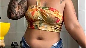 I'm on live and opened my zipper to show how much I want to share