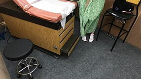 Scarlett Johnson Consults on Big Tits Fetish