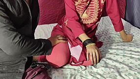 शादी में देसी भाभी के साथ मस्ती कर रहे हैं... बहुत मजा आ रहा है! 😜