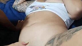 Comprei Uma Cama King E Inaugurei Com Minha Amiga Blonde E Nos Duas Levamos Gozada Na Boca Do Meu Marido