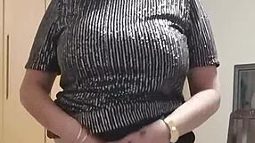 Hot South African Babe Strips Naked for Teen 18+ Fans to Fuck!