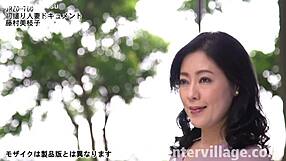 मिएको फुजिमुरा के साथ पहली बार की पत्नी डॉक्यूमेंट्री, वाइल्ड बेंट-ओवर थ्रीसम क्रीमपाई में!