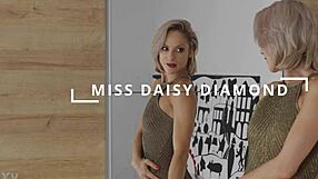 I’m fingering my juicy squirt in ripped pantyhose