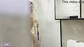 I washed my pussy! Now I want to fuck!