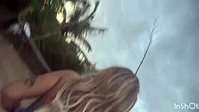 सूर्योदय देखते बीच पर जंगली गांड की सवारी ली