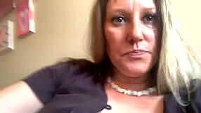 Camgirl Llou7455 gently masturbates on camera