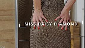 I’m fingering my juicy squirt in ripped pantyhose