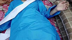 देसी पाकिस्तानी जवान लड़की 18+ को बूढ़े ने ठोक दिया