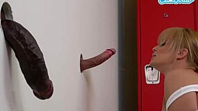 कैमसोडा बीबीसी ग्लोरी होल में हॉर्नी व्हाइट गर्ल दो डिक्स का ब्लोजॉब