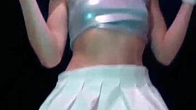 Bonneyuwu - 12 13 Pee Bebo Mi Orina Frasco