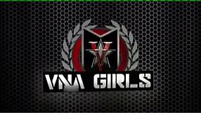 Maxine x in lingerie fingers her big ass to orgasm while sunbathing solo by the pool