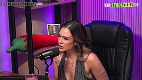 Rafa is hot as the queen of virtual experiences