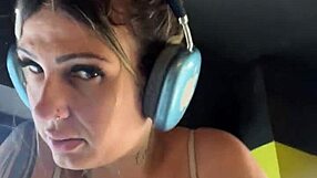 treinando academia de biquíni fio dental de frente de um hotel em copacabana rj e um hóspede estava me filmando e batendo punheta vendo meu rabo com o biquíni rasgado no meu cu que tesão que deu