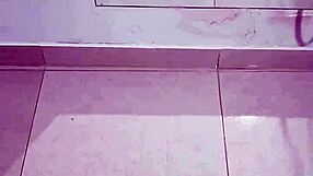 ajudando a filha da empregada a tomar um leite matinal with blonde public cum.