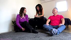 i love sniffing dominant brunette's dirty socks and bare feet!