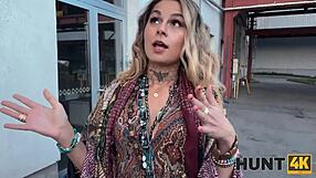 HUNT4K HUNTER FUCKS SEXY CHICK IN FORTUNE-TELLING SALON!