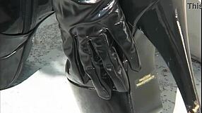 nicole sheridan in leather gets anal fucked